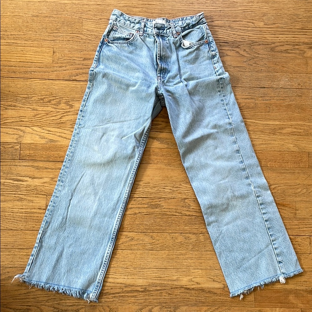 Zara light Wash Women's Straight-Leg Jeans 6